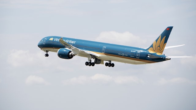 Vietnam Airlines Temporarily Suspends Flights Between Vietnam and France, Malaysia
