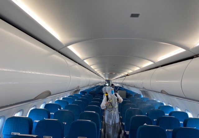 [Video-VTV] Vietnam Airlines khử trùng trong ngày toàn bộ đội tàu bay