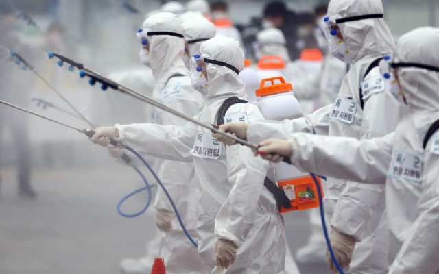 [Covid-19] Bản tin ngày 7/4: Virus corona có thể bám trên khẩu trang tới hơn 1 tuần