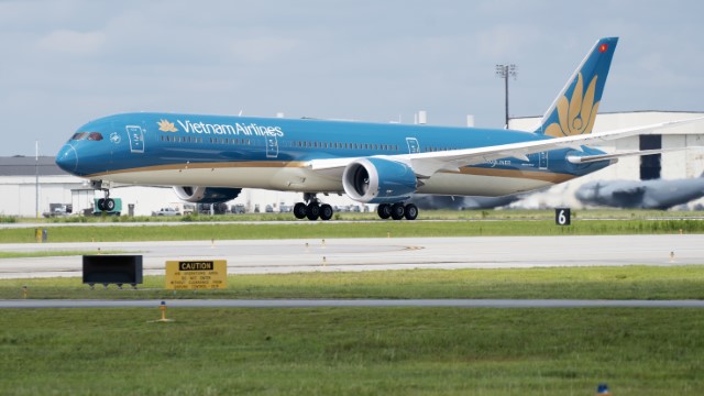 Vietnam Airlines miễn phí vé cho bác sỹ, y tá, chuyên gia y tế và vận chuyển hàng hóa phòng, chống dịch Covid-19