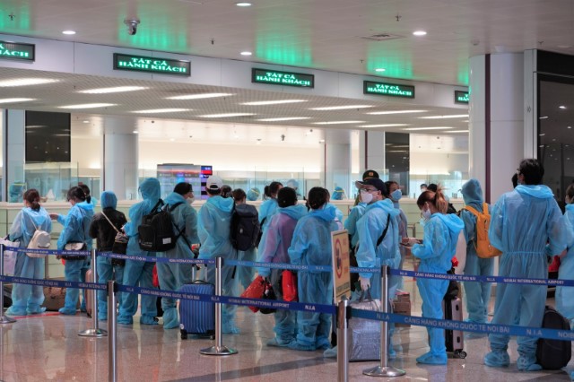 The Vietnamese aviation industry’s first international commercial flight into Vietnam