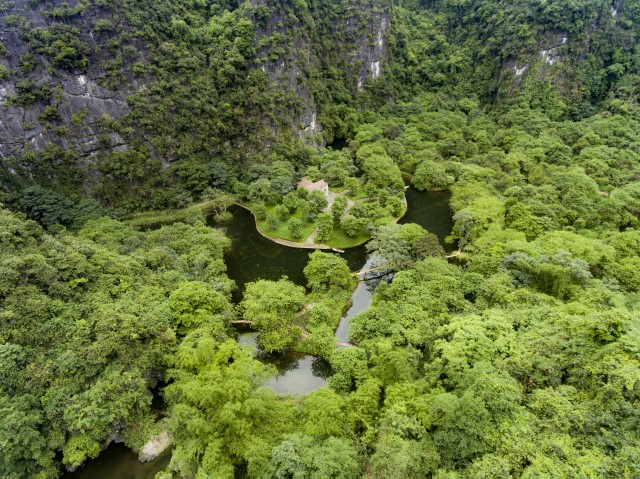 Hành khách bay VNA được miễn phí tham quan Thung Vối, Ninh Bình