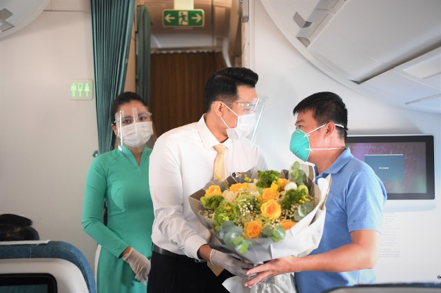 VNA chuyên chở Đội phản ứng nhanh của bệnh viện Chợ Rẫy trở về TP. Hồ Chí Minh