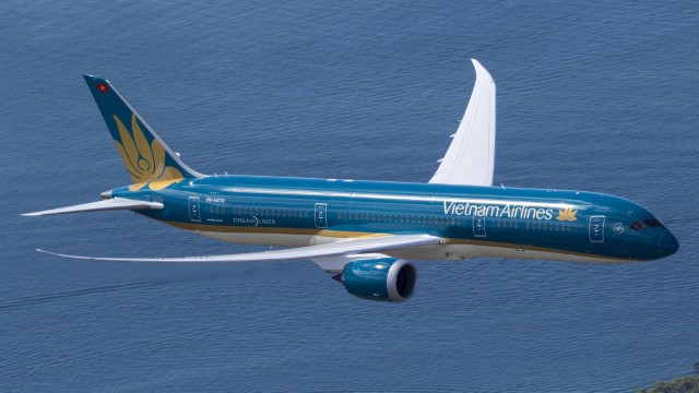 VNA scores $1 bln discount on jet lease
