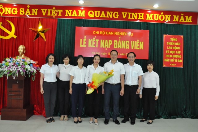 Đảng bộ NASCO kết nạp đảng viên mới