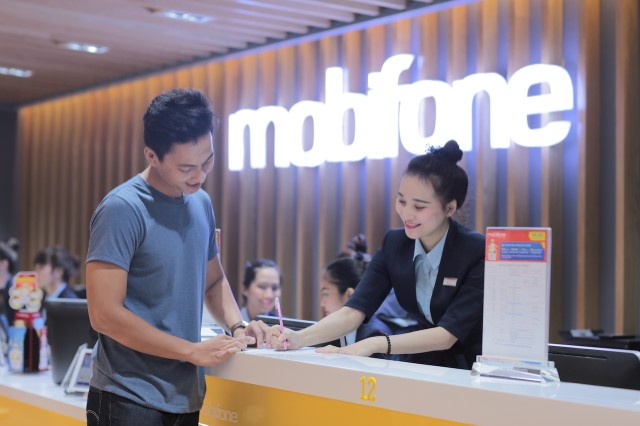 Điện thoại thả ga, tích dặm tối đa cùng MobiFone