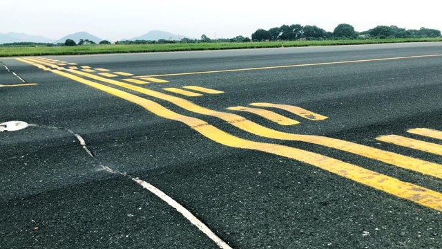 Complete Hanoi, HCMC airport runway repairs by November