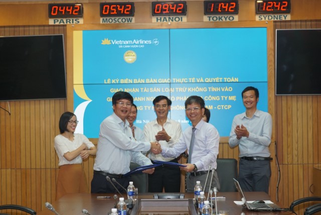 VNA ký kết bàn giao tài sản loại trừ khỏi giá trị doanh nghiệp