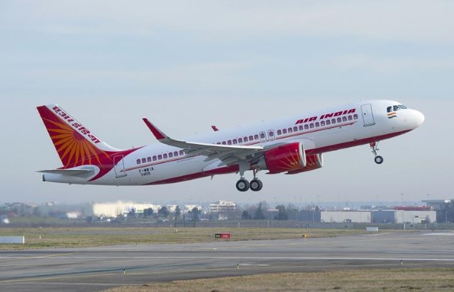 Soaring Covid-19 cases hit Indian airline recovery