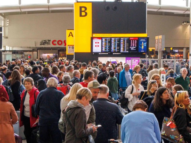 Heathrow Asks Airlines to Stop Selling Seats to Ease Chaos