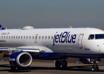 Aviation News No.38: Hai máy bay suýt va chạm trên đường băng ở Mỹ