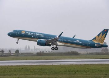 Vietnam Airlines Conducts 1st Regular Flight To Beijing After 3 Years
