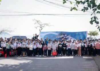 Chuyến đi mơ ước cho 100 trẻ em có hoàn cảnh khó khăn tại tỉnh Khánh Hòa