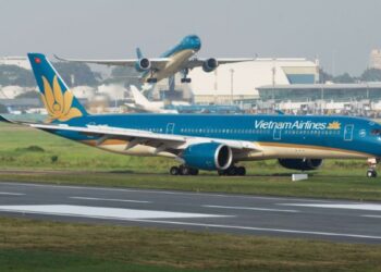 Các hãng hàng không lo mất slot lịch sử