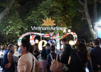 Hàng nghìn lượt du khách khuấy động “Vietnam Airlines Festa – International Day”
