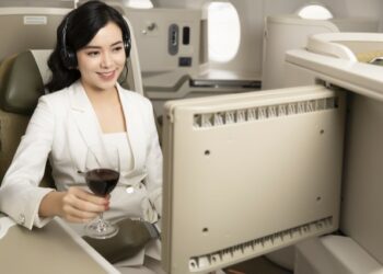 Nâng hạng chặng quốc tế cho đối tượng khách nội bộ