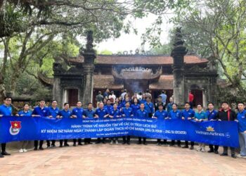 Tuổi trẻ TCT tìm về các di tích lịch sử