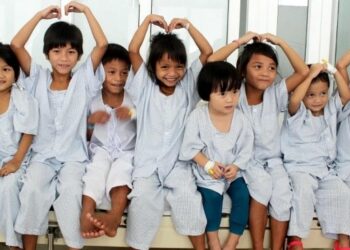 “Donate Miles for smiles” cùng sen vàng kết nối yêu thương năm 2023