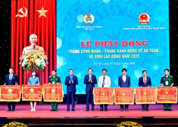 Đoàn bay 919 vinh dự là tập thể có thành tích xuất sắc trong phong trào “Xanh – Sạch – Đẹp, bảo đảm an toàn, vệ sinh lao động”