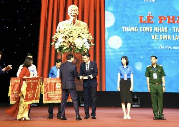 Đoàn bay 919 vinh dự là tập thể có thành tích xuất sắc trong phong trào “Xanh – Sạch – Đẹp, bảo đảm an toàn, vệ sinh lao động”