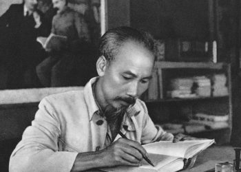 [19/5] Người VNA học tập phong cách làm việc tận tụy, trách nhiệm và khoa học của Chủ tịch Hồ Chí Minh