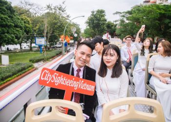 Ưu đãi giảm giá City tour bằng xe bus 2 tầng cho CBNV VNA