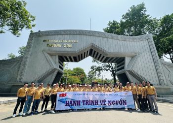 Chi bộ Ban Tiếp thị số và hành trình về nguồn tại vùng đất lửa Quảng Trị