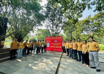 Chi bộ Ban Tiếp thị số và hành trình về nguồn tại vùng đất lửa Quảng Trị