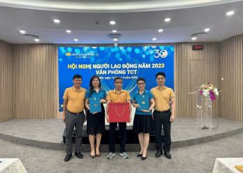 Hội nghị đại biểu người lao động và chương trình về nguồn, học tập của Văn phòng TCT năm 2023