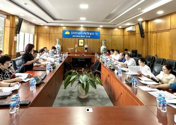 Đoàn bay 919 làm việc với Đoàn công tác Ban Kinh tế Trung ương về việc thực hiện cải cách chính sách BHXH