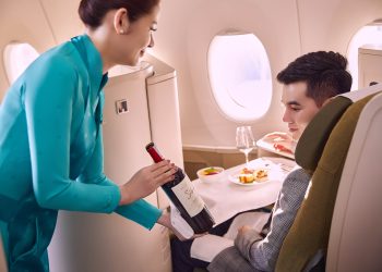 Trọng thị, niềm nở, lấy Khách hàng là trung tâm