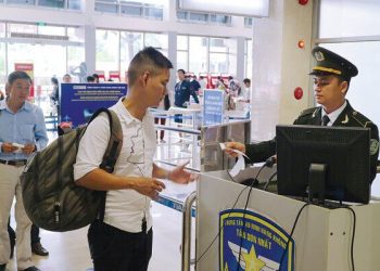 Từ 3/5, đi máy bay, dùng mã định danh trên VNeID thay căn cước công dân