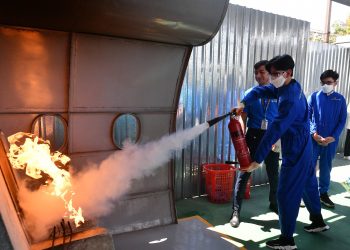 Cảnh giác trại hè hướng nghiệp hàng không giả mạo