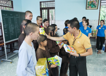 Những mắt xích gắn kết yêu thương