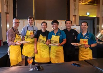 Vietnam Airlines tiên phong quyên góp suất ăn hàng không đến những hoàn cảnh khó khăn