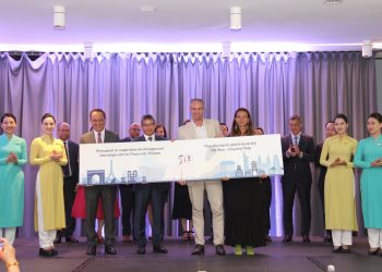 Vietnam Airlines kỷ niệm 20 năm đường bay thẳng Việt Nam – Cộng hòa Pháp