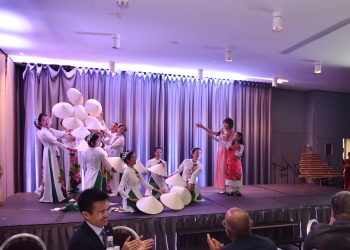 Vietnam Airlines kỷ niệm 20 năm đường bay thẳng Việt Nam – Cộng hòa Pháp