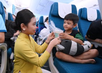 Chuyến bay đặc biệt của Vietnam Airlines với phi hành đoàn “nhí”
