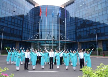 Chào cờ tháng 6: Thực hiện tốt kế hoạch cao điểm hè 2023