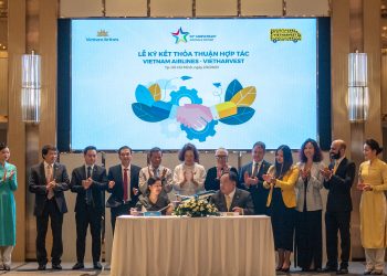 Vietnam Airlines hợp tác cùng VietHarvest quyên góp suất ăn hàng không