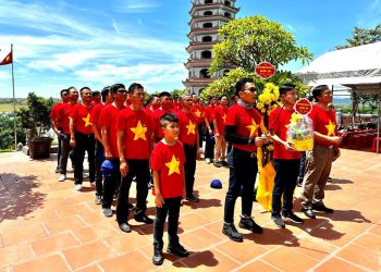 [27/7] Tháng 7 bồi hồi với hành trình về nguồn của Chi bộ Trung tâm Phục vụ Bảo dưỡng (VAECO)