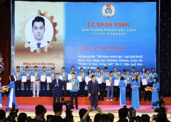 2 cá nhân tiêu biểu của VNA vinh dự nhận Giải thưởng Nguyễn Đức Cảnh lần IV, năm 2023