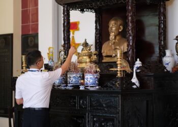 [27/7] Niềm tự hào về người cha – Dẫn đường trên không máy bay dân dụng IL-18