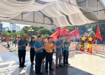 [27/7] CNVN tổ chức dâng hương tưởng niệm các Anh hùng liệt sĩ