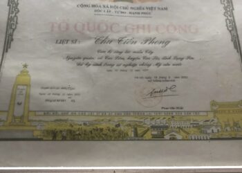 [27/7] Luôn tự hào về người cha chưa một lần gặp mặt