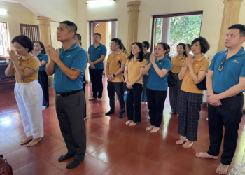 [27/7] Chi Bộ, Công đoàn TT Bông Sen Vàng viếng nghĩa trang liệt sỹ Yên Viên nhân kỷ niệm 76 năm Ngày Thương binh Liệt sỹ