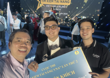 [Khi tôi 30] Soaring Wings: A Journey of Love and Dedication