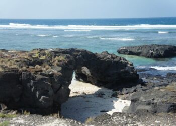 Khám phá hòn đảo “núi lửa” triệu năm tuổi và những trải nghiệm có thể bạn chưa biết tới