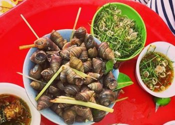 Mì Tim cật thơm ngon, ốc giòn sần sật thêm cốc bia hơi mát lạnh