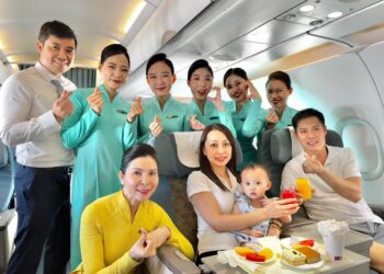 Chuyến bay đầu tiên